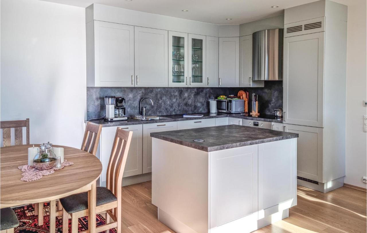 Apartment Gorgeous In With Kitchen