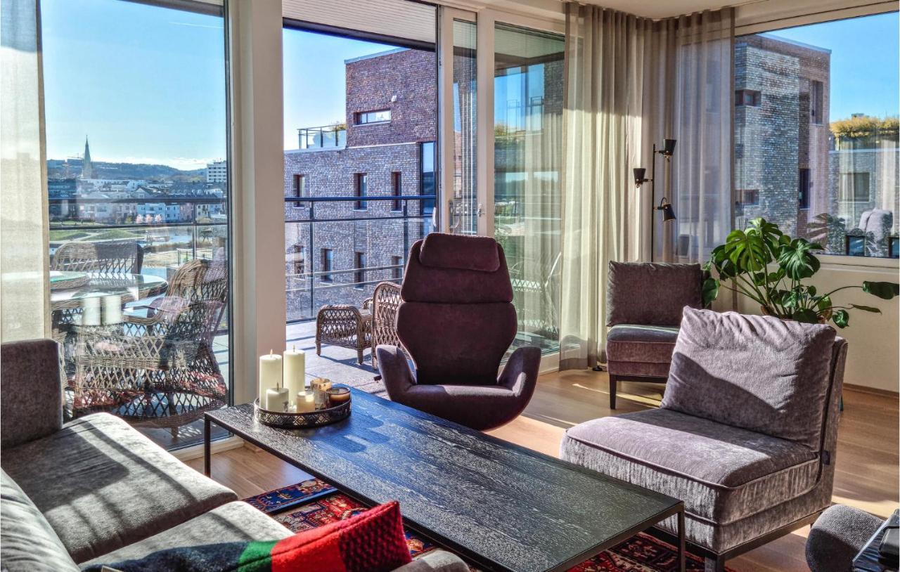 Apartamento Gorgeous In With Kitchen